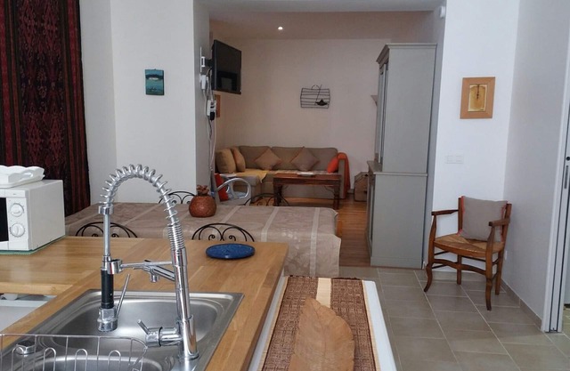3 star furnished comfortable, newly renovated, quiet historic center