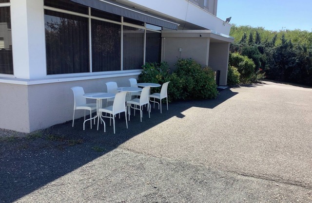 3-star hotel in a quiet setting. All rooms are air-conditioned.