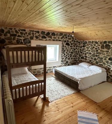 3 VELLEZERIT DOCI GUEST HOUSE