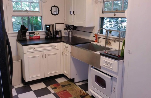 30+ Day❤️Smart Craftsman ❤️of Downtown | King Queen | BBQs, Patio Set + Fenced Y