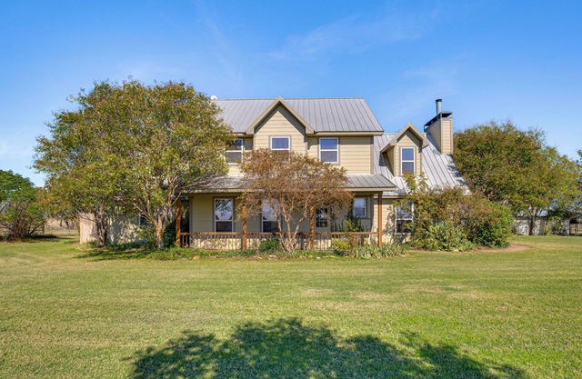 30 Mi to Fort Worth: Rural Retreat w/Patio!