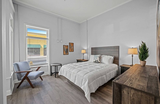 300 Laurel Lofts Unit 1