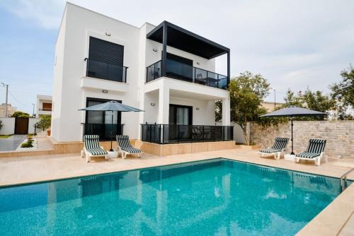 300m to Beach 2 Bedroom Upstairs Flat with Pool - Yeni Dünya Bodrum B2