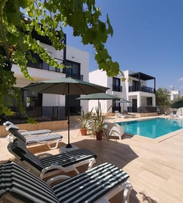 300m to Beach 2 Bedroom Garden Floor Flat with Pool - Yeni Dünya Bodrum A1