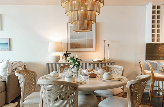 303 -Tranquil Lakeside Escape