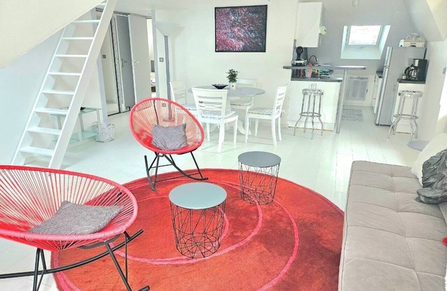 30M from the Ocean:ideal location,close to the beach, casino, shops, restaurants