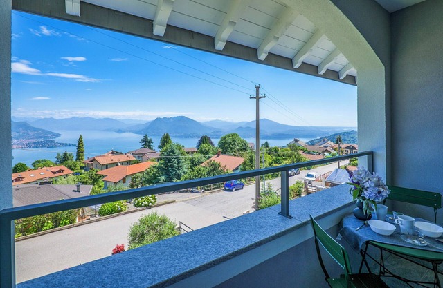 3½-room corner apartment with 2 balconies and communal garden