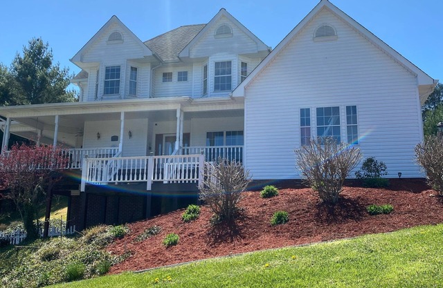 3233 Dry Hill Road (Hill Top Hide Away)