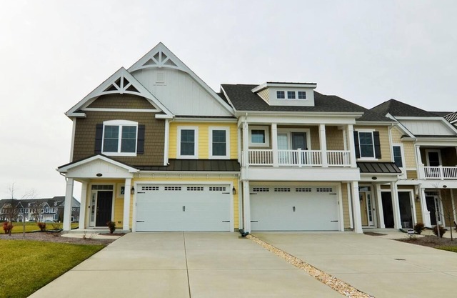 33291 Marina Bay - NEW PENINSULA TOWNHOUSE!