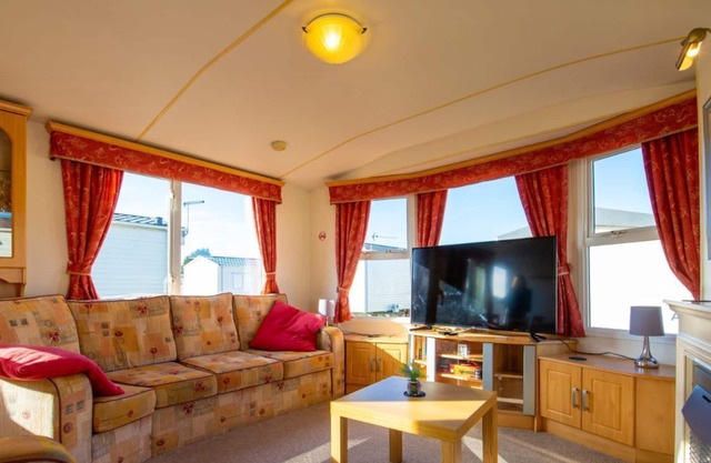 340AVH - Romney Sands Holiday Park - New Romney