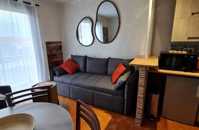 38 m2 apartment, private garage, 4 bikes, quiet location, 200 m from the ocean.