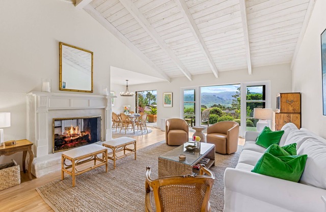 3971 La Sieste - Beautiful Garden, Mountain Views