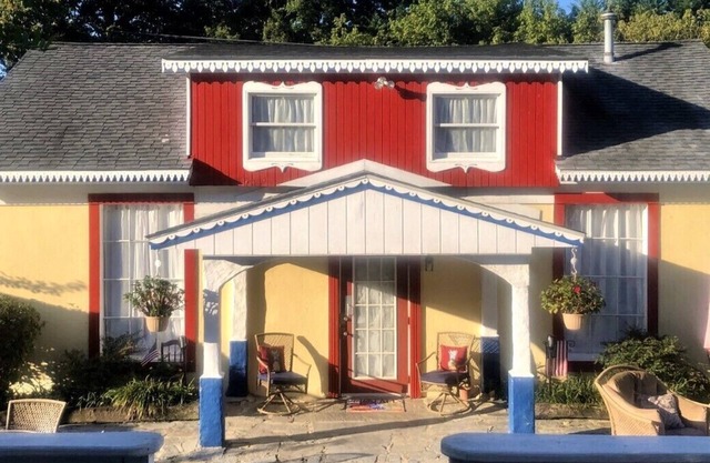 3B/1FB/Kitchen, Center of Town, The Cottage @ the Manor