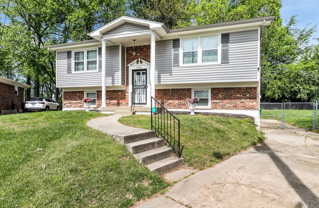 3BD/1.5 Bath Central location by Downtown Louisville, Derby, YUM, & More!