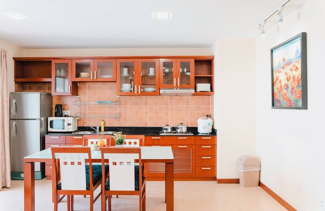 3BD Serviced Apartment in City Center suitable for long stay and large group