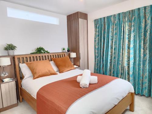 3Bedroom Modern house, Free Parkings, WiFi, Spacious, Near JR hospital and centre