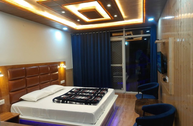 3BHK Premium Apartment with parking in Shimla - Aagaman Woods