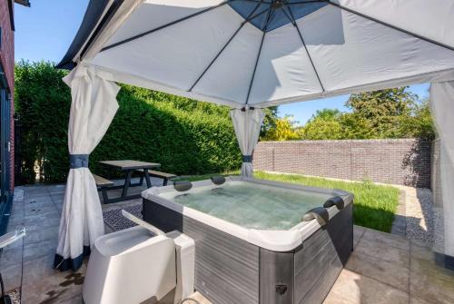 3BR Home Tub, Garden, Driveway Parking