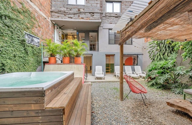 3BR House in Manila with Big terrace and Jacuzzi