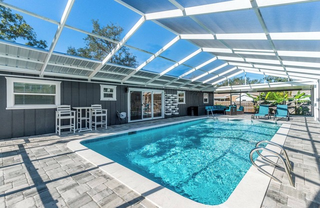 3BR l Pool | Family & Corporate Travel | Sleeps 8 PETS OK!