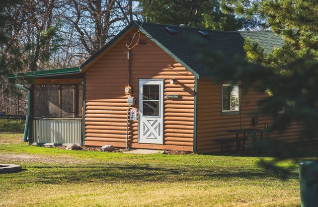 3BR Lakefront Cabin w/Private Launch & Dock