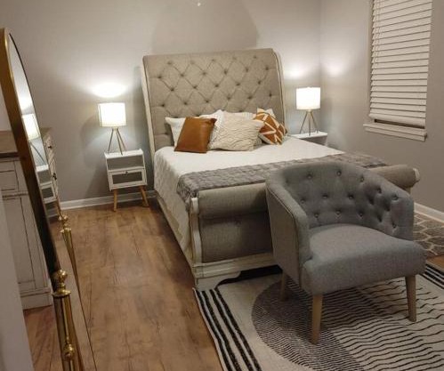 3BR Mid Century Modern Townhome on Parkway