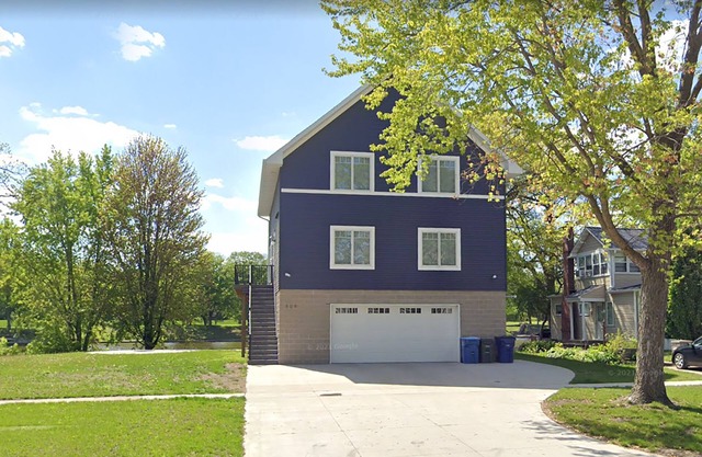 3BR River Front with inviting views