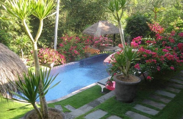 3BR Villa, Feature Garden - W/Swimming Pool!
