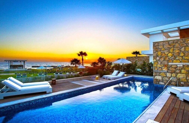 3BR Villa Largest Private Pool Sea Nearby