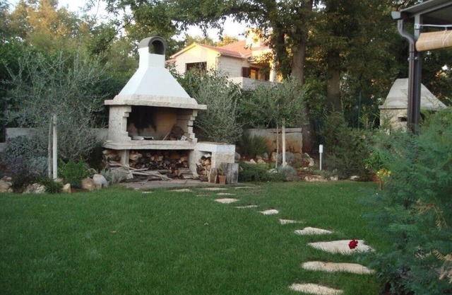 4 +2 pers. FREE Wi-Fi, AIR, & GARDEN GRILL, FAMILY FRIENDLY