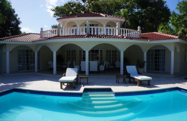 4-Bdrm Villa Chairman's Circle - Elite Black-band All-Inclusive