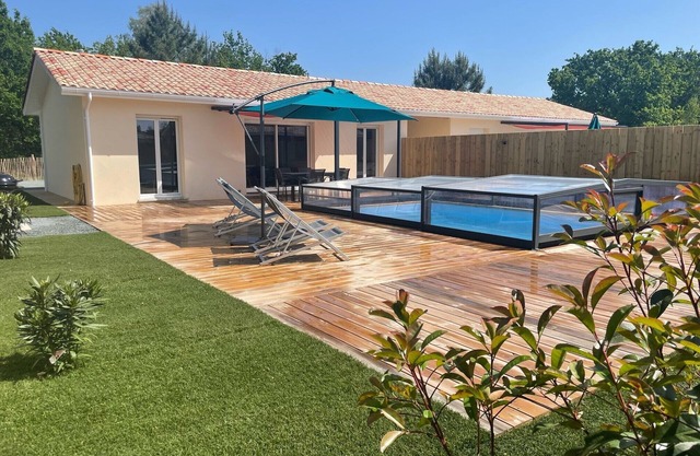 4-bed house with heated and covered swimming pool (Maison Océan)