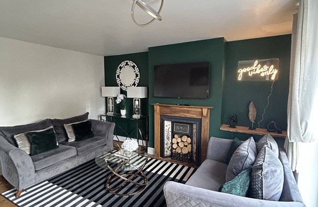 4 Bed House with Double Beds