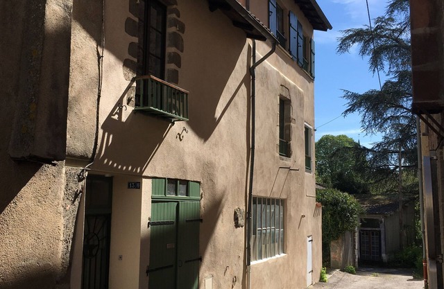 4 bedroom, 2 bathroom, medieval house in the heart of Confolens
