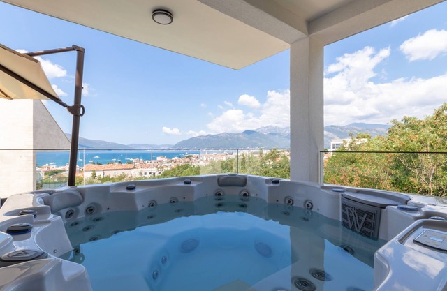 4 Bedroom 350m2 Brand New Villa Aquilla with Pool, Jacuzzi and Sea View