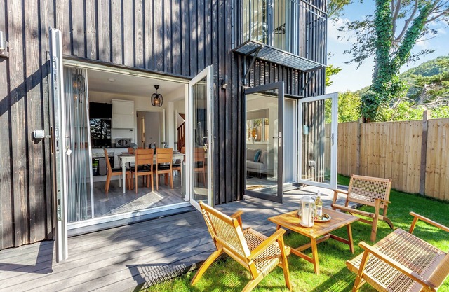 4 bedroom accommodation in Kewstoke, near Weston-super-Mare