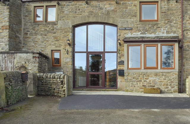 4 bedroom accommodation in Glusburn, near Skipton