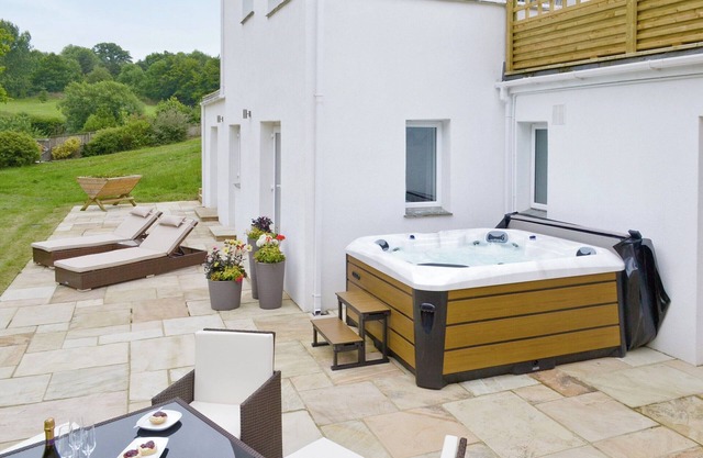 4 bedroom accommodation in Cheriton Bishop