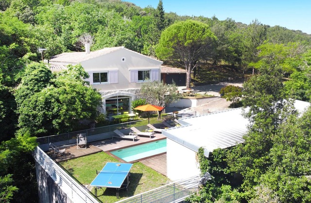 4 bedroom accommodation in Malataverne