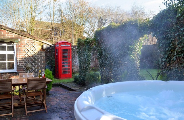 4 bedroom accommodation in Bishop’s Waltham, near Winchester