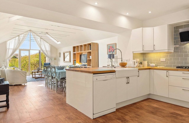4 bedroom accommodation in Manorbier