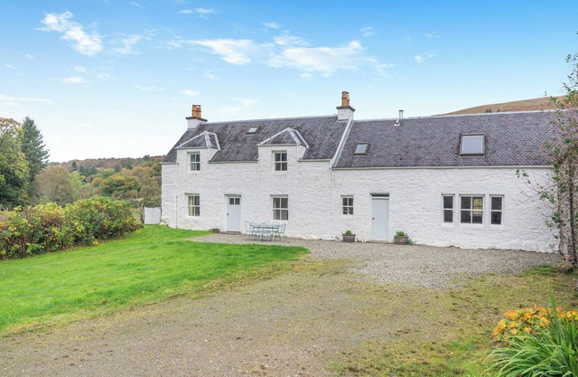 4 bedroom accommodation in Strachur, near Cairndow