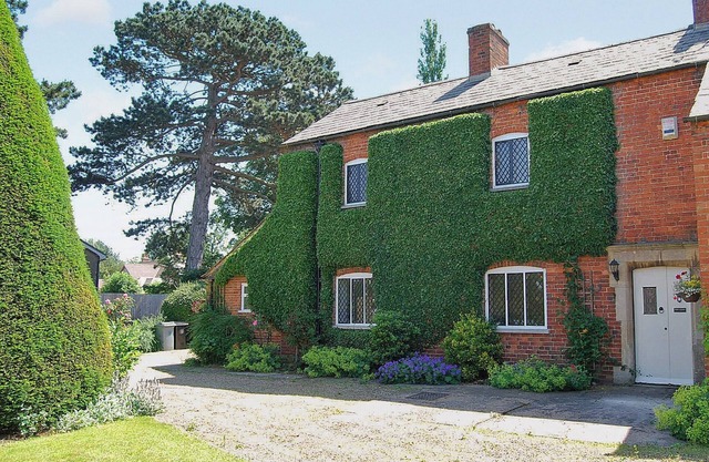 4 bedroom accommodation in Harlaxton, near Grantham