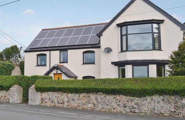 4 bedroom accommodation in Llanfaelog, near Rhosneigr