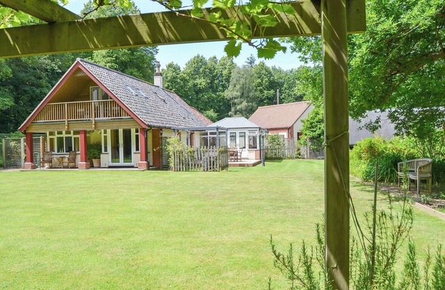 4 bedroom accommodation in Wroxham