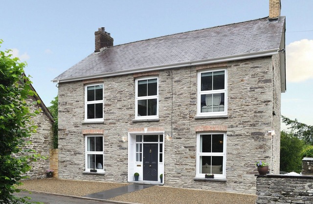 4 bedroom accommodation in Abercych, near Cardigan
