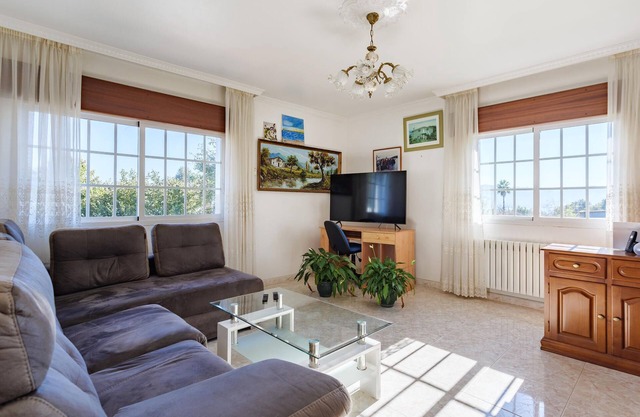 4 bedroom accommodation in Poio