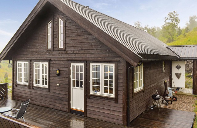 4 bedroom amazing home in Vik I Sogn