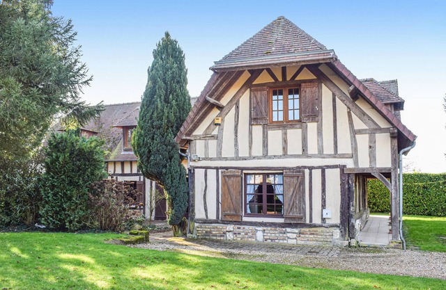 4 bedroom beautiful home in Bosroumois