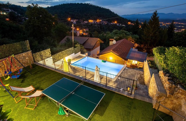 4 bedroom beautiful home in Rukavac
